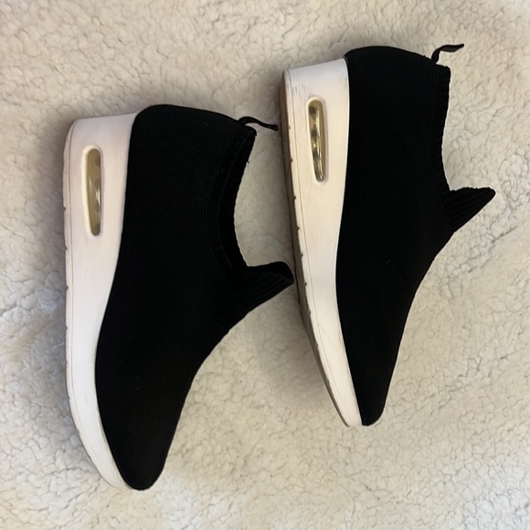 EUC DKNY slip on wedge sneaker shoes - Picture 5 of 16